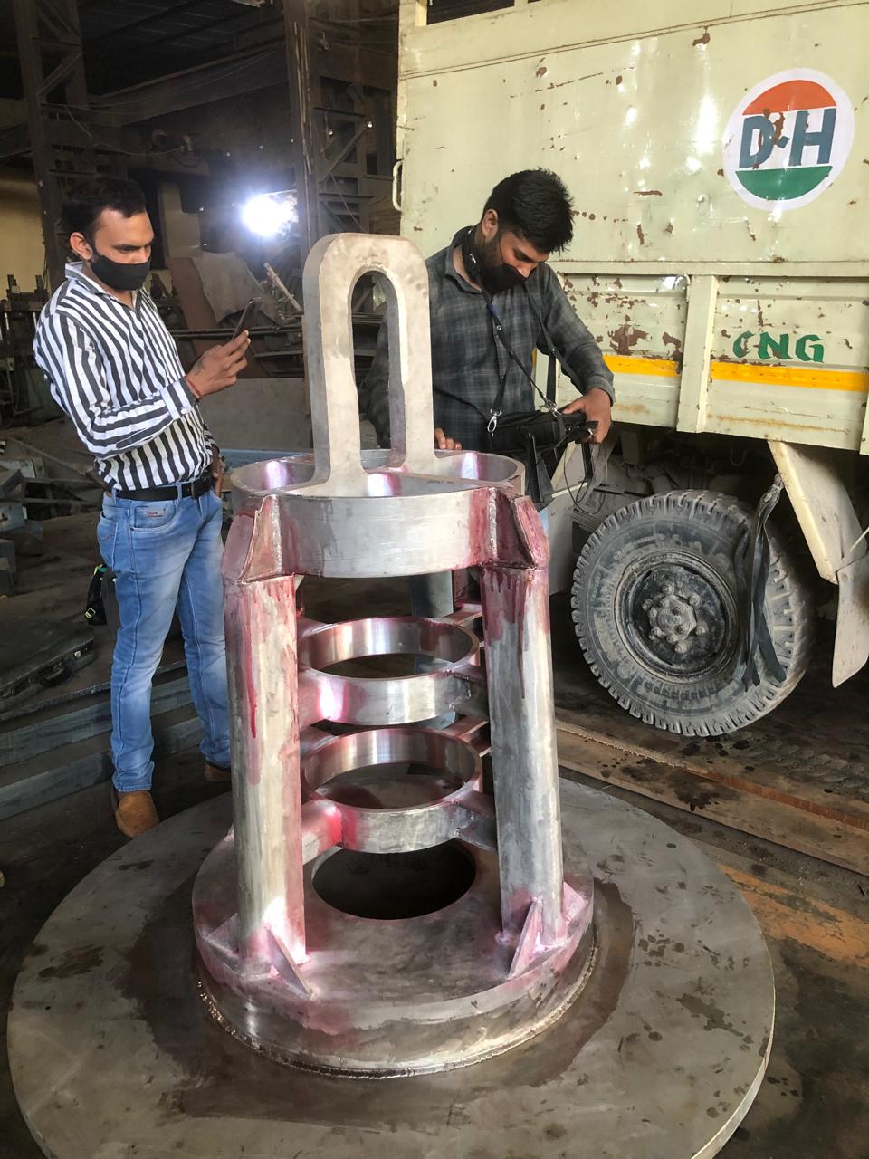Fabricated charge carrier stand